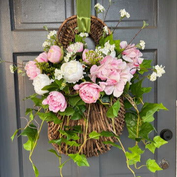 Grapevine Hanging Door Basket Pink